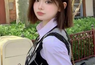 袜啵啵 – 私拍雪糕裸足，让你在套图中尽情享受自由与美丽.txt
