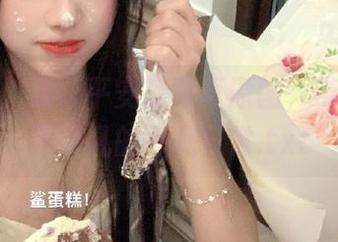 袜小喵：致命平安夜写真原图，带你走进不平凡的平凡日常.txt