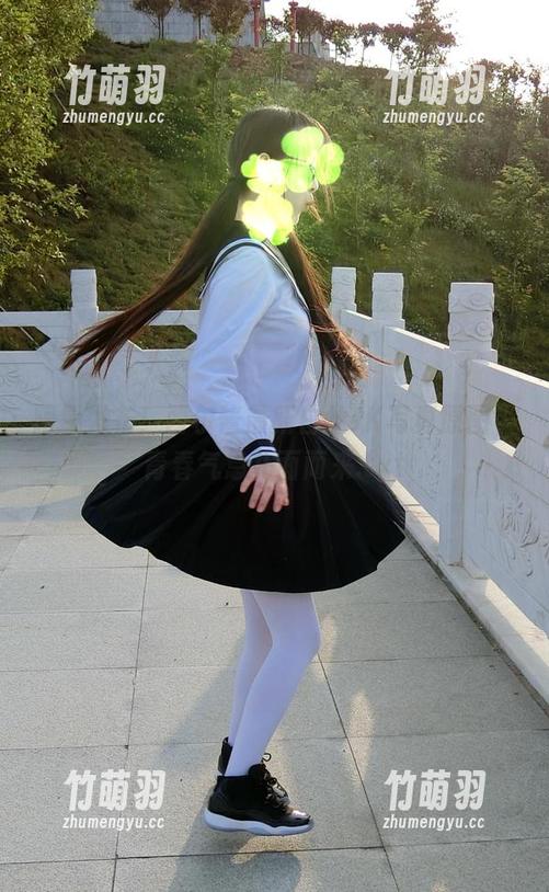 限量发布！西尔酱最新白丝JK写真原图，青春气息扑面而来.txt