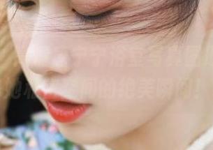 语画界 – 高清唐宁宁浴室写真图册，带你领略她私密空间的绝美瞬间！.txt