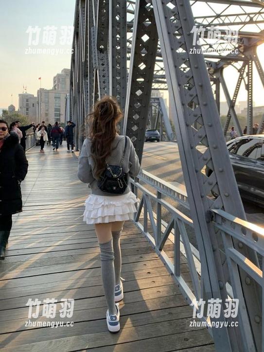 语画界 - 私房美脚合集，杨紫嫣倾情演绎绝美风尚！.txt