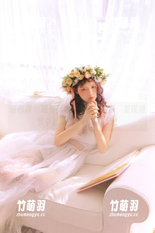 语画界 - 观看梦心月的镂空写真，发现细节中隐藏的无限可能.txt