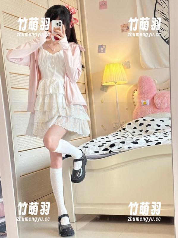 语画界 - 热门在线！程程程红裙写真高清秀，尽显她的潮流风范.txt