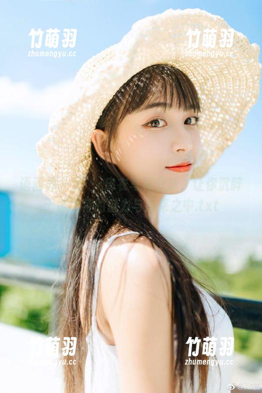 语画界 - 章芃芃皮衣写真分享，让你沉醉于她独特的魅力与风采之中.txt