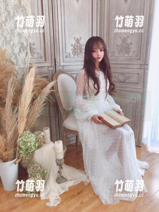 “过期米线线”写真作品全记录，原图和图包带你感受下播实录的真实魅力！.txt