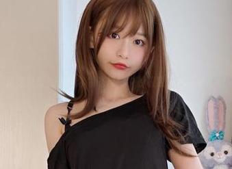 迷之呆梨女王带你领略摄影中的极致艺术写真.txt