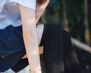 微密圈 – 探秘陈大小姐的全套写真，尽在坠入爱河的美丽图片中！.txt
