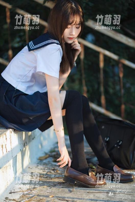 微密圈 - 探秘陈大小姐的全套写真，尽在坠入爱河的美丽图片中！.txt