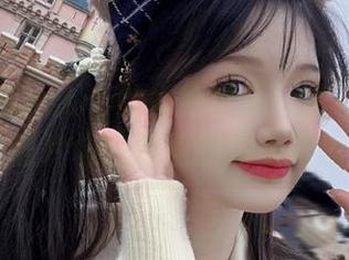 走进雪晴Astra的婚纱世界：精致美图与感人照片勾勒爱情的完美邂逅.txt