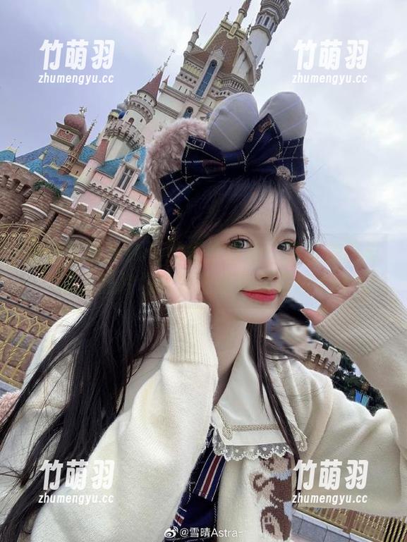 走进雪晴Astra的婚纱世界：精致美图与感人照片勾勒爱情的完美邂逅.txt