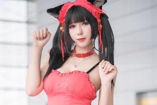 雯粥粥的次元交汇：露背猫咪写真集原图，带你进入意境深邃.txt