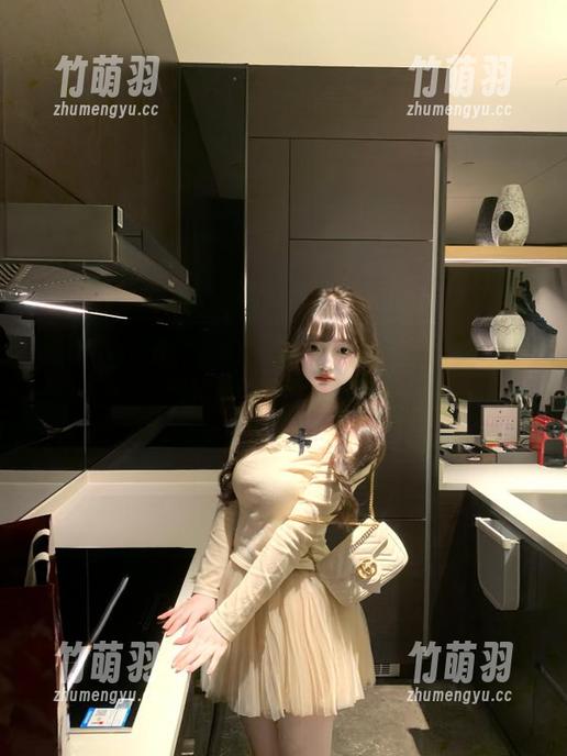 青豆客 - Kiren_程程程姐姐的写真艺术，套图作品让人感叹生活的另一面。.txt
