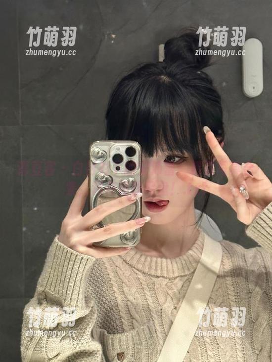 青豆客 - 白衬衫下的安沛蕾：精致写真合集，尽在便捷网盘！.txt