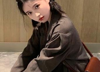 青豆客 – 欧尼anne的白衬衫魅力：写真集与精美原图的完美结合.txt