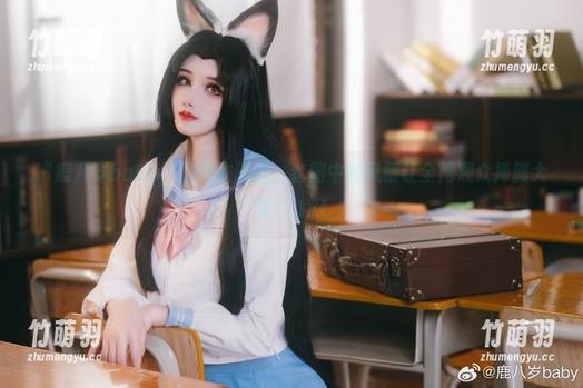 “鹿八岁baby”的内衣美图，套图中的风情让全网观众捧腹大笑！.txt