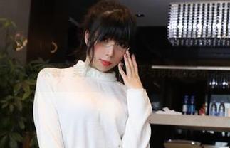 鹿野希写真更新来袭：美脚作品打造无与伦比的艺术之美！.txt